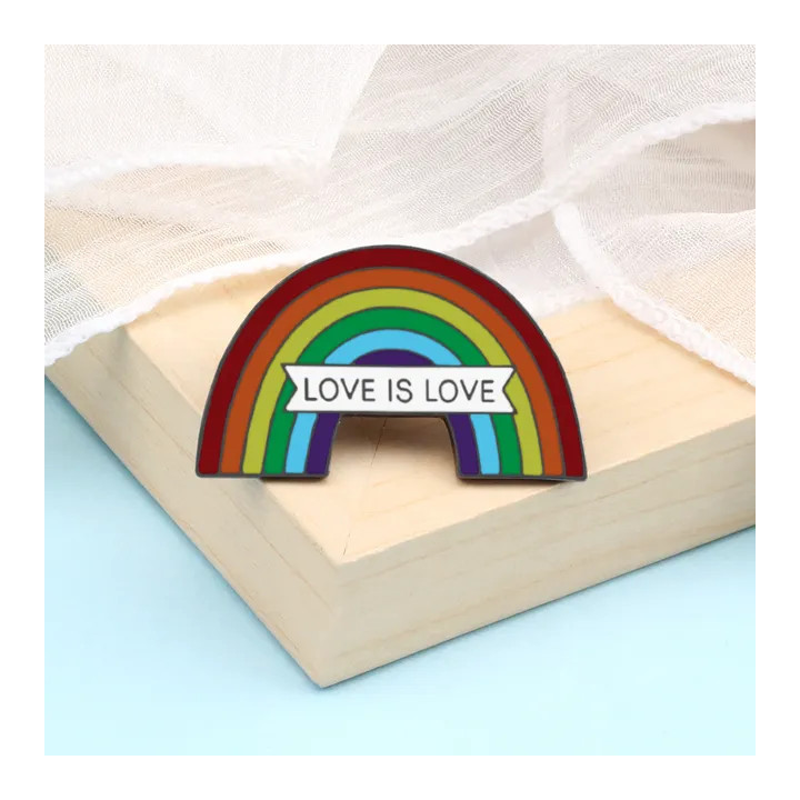 Rainbow - Love Is Love - připínací odznak, kov, LGBT+